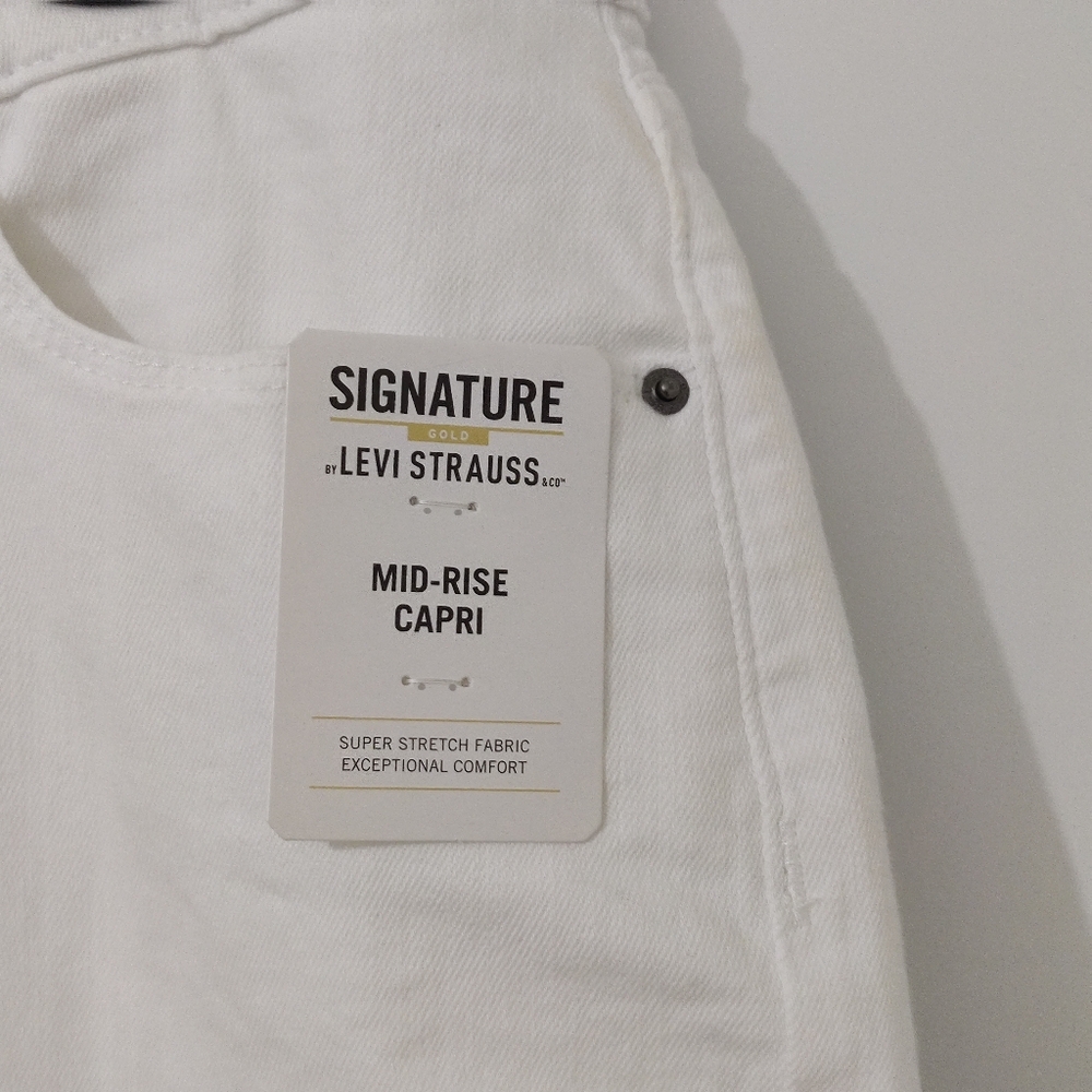 Signature By Levi Strauss Mid-Rise Capri Size 24 W 37 NWT - Picture 3 of 5